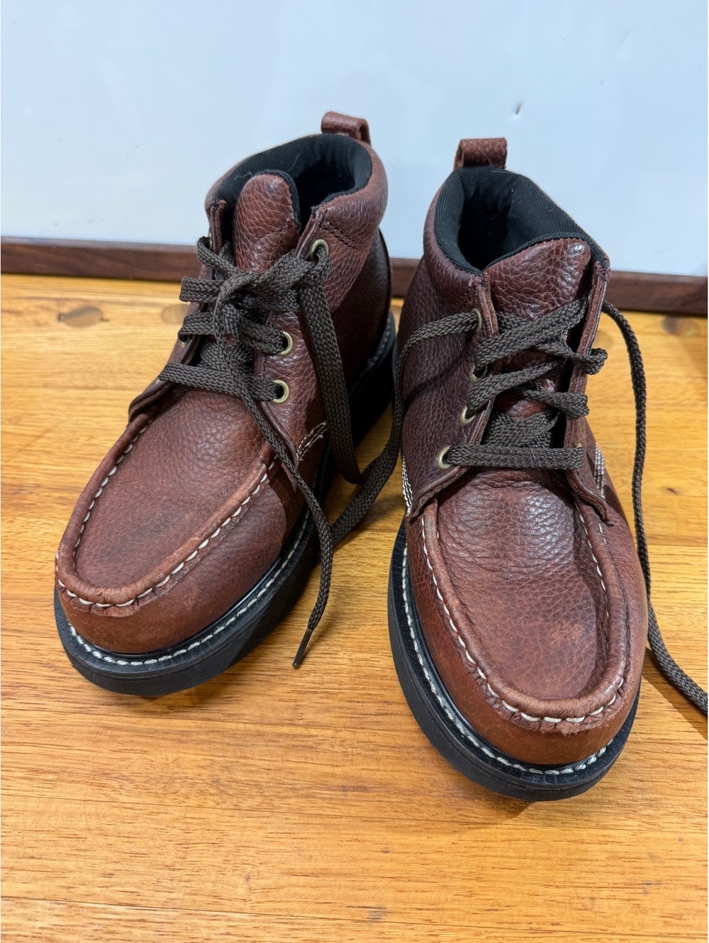 Fin & Feather Men's Leather Moc Toe Chukka Boots Size 6 waterproof
